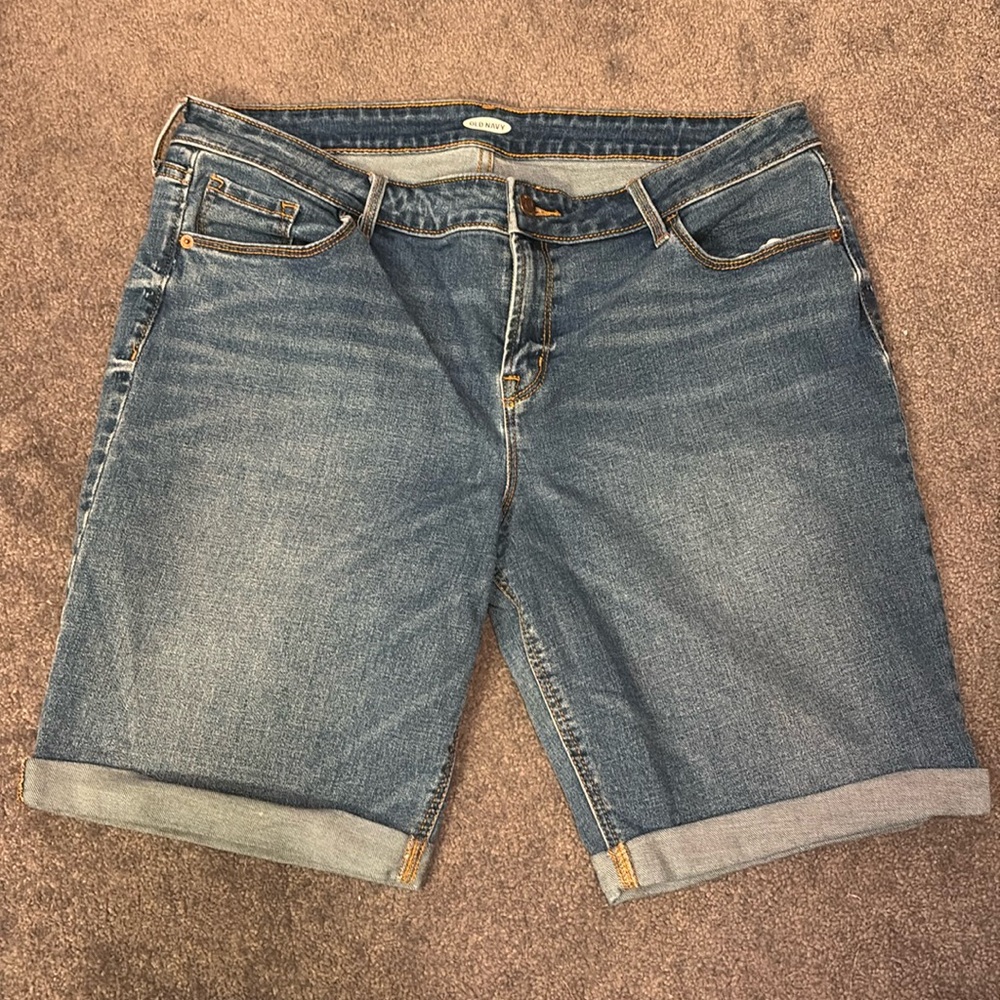 Old Navy Bermuda shorts